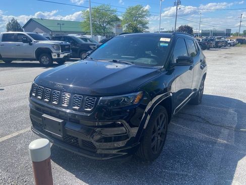 Used 2024 Jeep Compass Limited w/ High Altitude Package AWD/4WD image 3