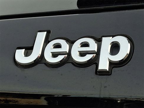 Used 2022 Jeep Cherokee Limited w/ Elite Package image 29