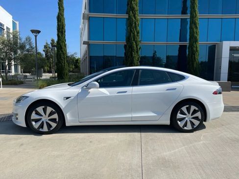 Used 2020 Tesla Model S Long Range Plus AWD/4WD image 9