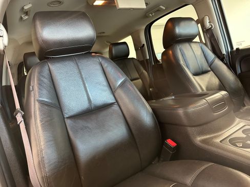 Used 2014 Chevrolet Tahoe LT AWD/4WD image 17