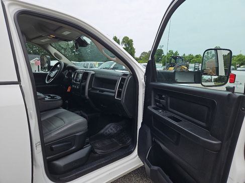 Used 2016 RAM 3500 Tradesman image 24