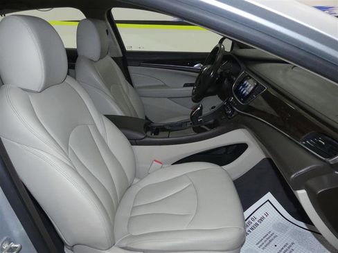 Used 2017 Buick LaCrosse Preferred image 8