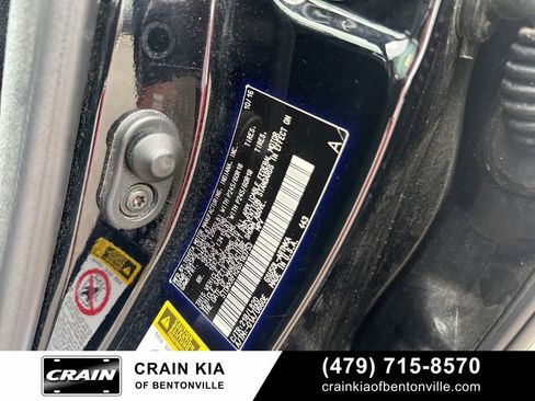 Used 2016 Toyota Highlander XLE image 18