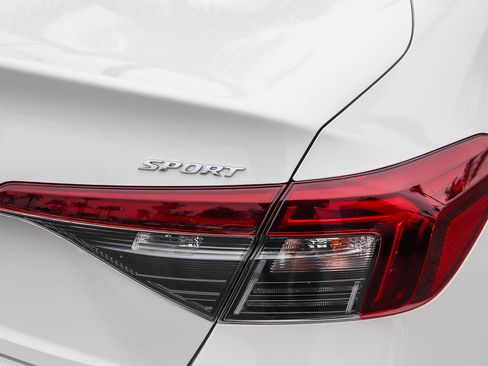 Certified 2025 Honda Civic Sport image 9
