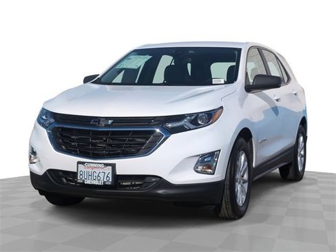 Used 2021 Chevrolet Equinox LS image 1