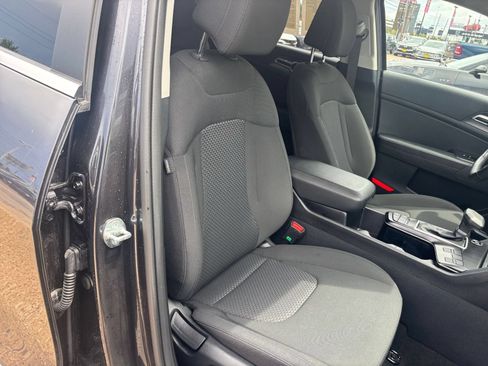 Used 2026 Kia Sportage LX FWD image 35