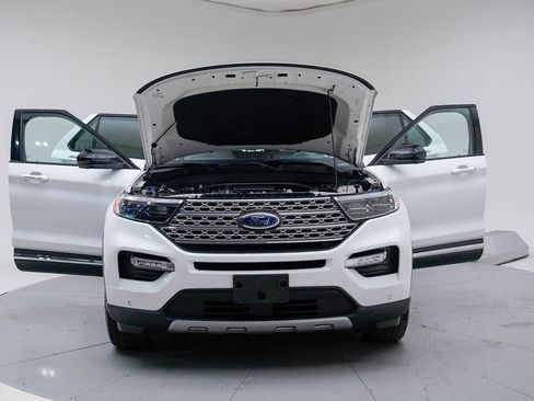 Used 2023 Ford Explorer Limited AWD/4WD image 16