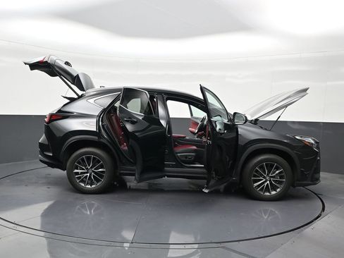 Used 2023 Lexus NX 250 FWD w/ Towing Package (2000 Lbs) image 32