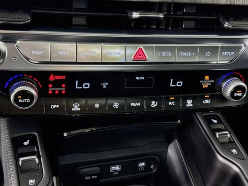 Used 2024 Kia Telluride SX Prestige AWD/4WD image 17