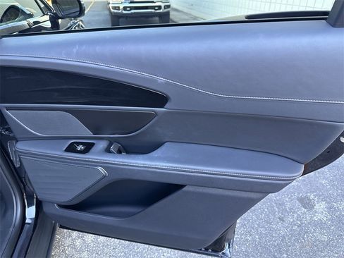 Used 2024 Lincoln Nautilus Reserve w/ Jet Appearance Package (87T) image 17