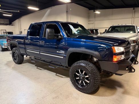 Used 2006 Chevrolet Silverado 2500 LT w/ Heavy-Duty Power Package AWD/4WD image 1