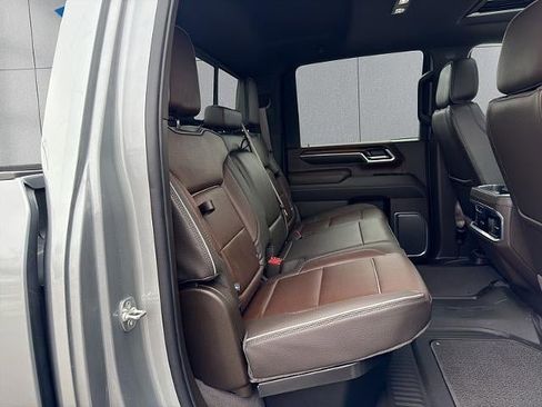 Used 2025 GMC Sierra 3500 Denali w/ Denali Reserve Package image 19