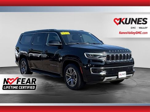 Used 2024 Jeep Wagoneer L Series II w/ Flexible Seating Group AWD/4WD image 1