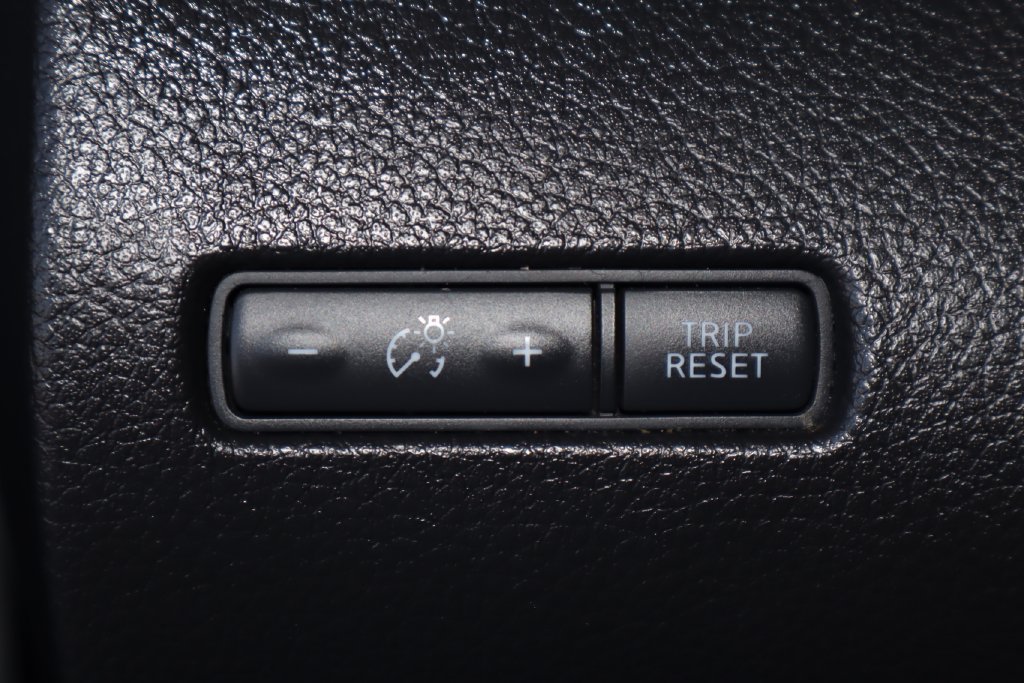 Used 2017 Nissan Rogue SV FWD image 21