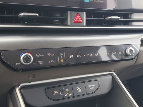 New 2026 Kia Carnival image 25