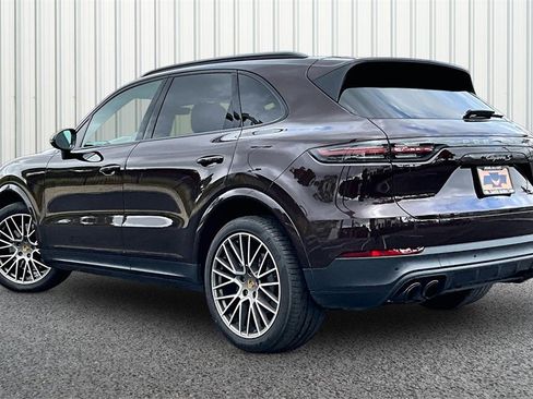 Used 2023 Porsche Cayenne S Platinum image 23