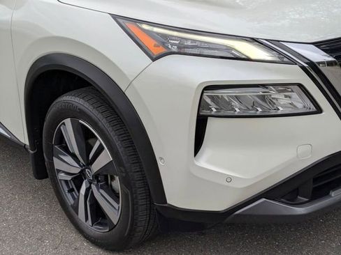 Used 2023 Nissan Rogue SL w/ SL Premium Package FWD image 2
