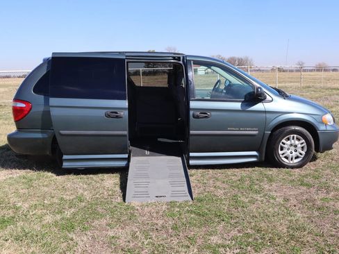 Used 2006 Dodge Grand Caravan SE w/ Popular Equipment Group I image 12