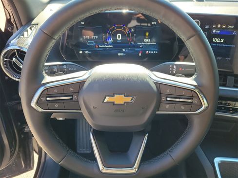 Used 2025 Chevrolet Equinox LT image 17