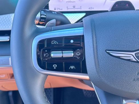 Used 2025 Genesis GV80 2.5T Advanced image 15