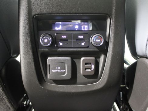 Used 2024 Buick Enclave Premium image 26