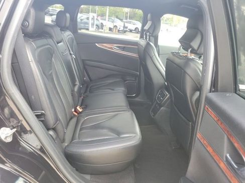 Used 2019 Lincoln Nautilus Select AWD/4WD image 23