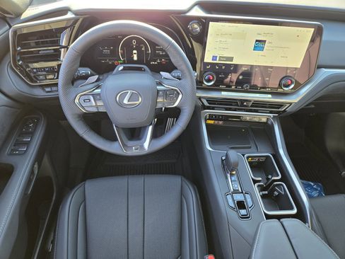 New 2026 Lexus TX 500h AWD image 8