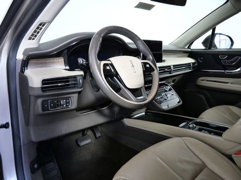 Used 2020 Lincoln Corsair Reserve w/ Equipment Group 201A image 16