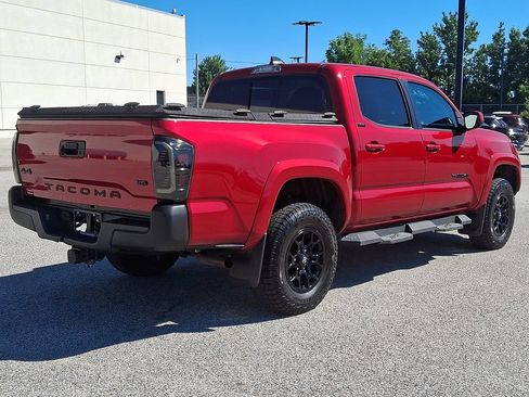Used 2021 Toyota Tacoma SR5 AWD/4WD image 9