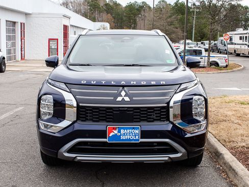 Used 2025 Mitsubishi Outlander SEL image 2