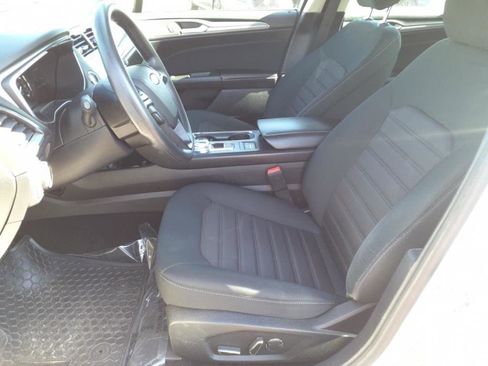 Used 2020 Ford Fusion SE image 15