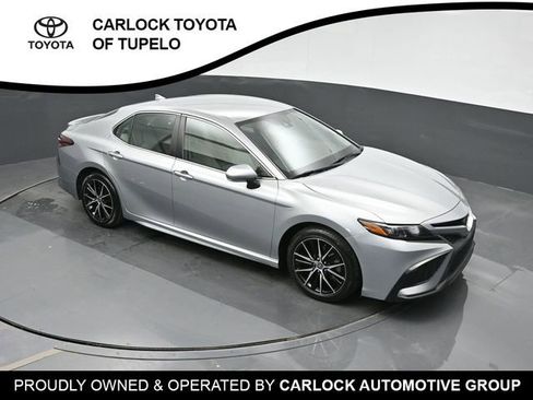 Used 2022 Toyota Camry SE FWD image 30