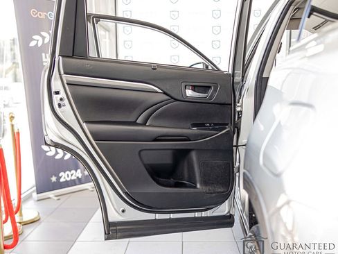 Used 2018 Toyota Highlander SE w/ Protection Package #3 AWD/4WD image 35