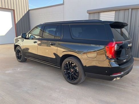 Used 2025 GMC Yukon XL AT4 Ultimate w/ LPO, AT4 Appearance Package image 6