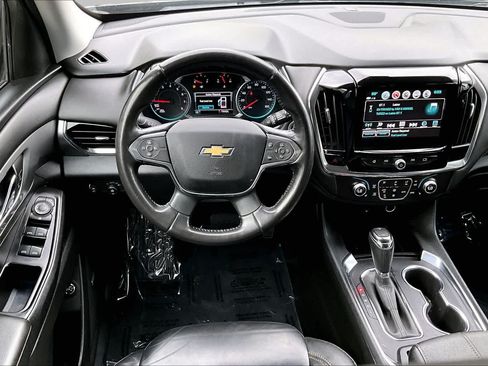 Used 2018 Chevrolet Traverse LT FWD image 6