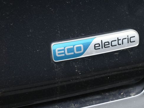 Used 2022 Kia Niro EX Premium image 21