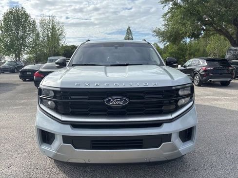 Used 2025 Ford Expedition Max Platinum w/ Platinum Ultimate Package image 2