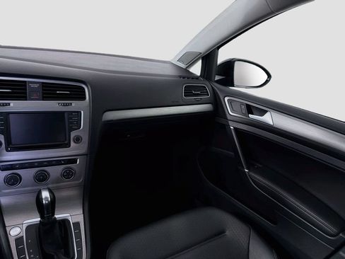 Used 2016 Volkswagen Golf SE FWD image 24