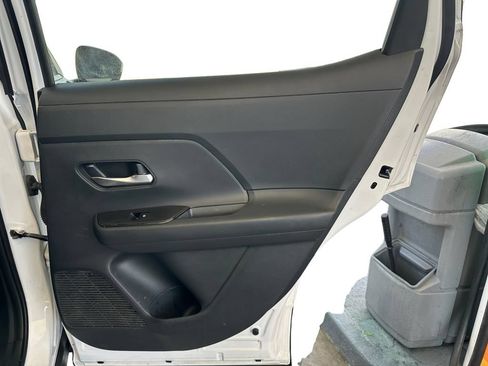 Used 2025 Nissan Kicks SV w/ SV Premium Package FWD image 17