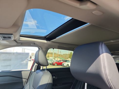 New 2026 Nissan Rogue Platinum image 14