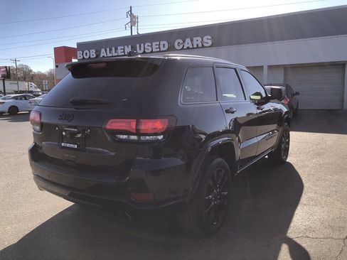 Used 2021 Jeep Grand Cherokee Laredo X image 5