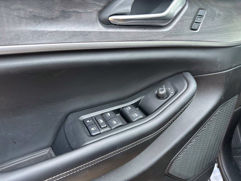 Used 2024 Jeep Grand Cherokee L Limited RWD image 25
