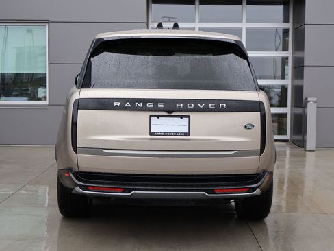 Certified 2023 Land Rover Range Rover SE AWD/4WD image 9