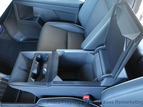 Used 2024 Tesla Cybertruck AWD Crew Cab image 49