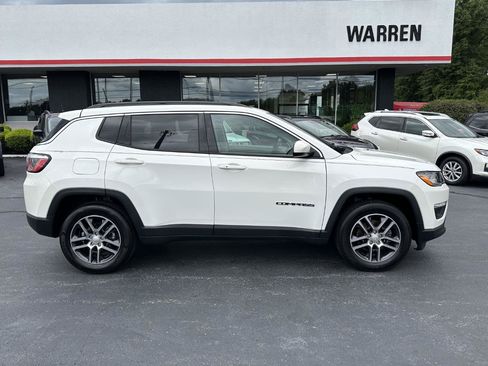 Used 2018 Jeep Compass Latitude w/ Popular Equipment Group FWD image 16