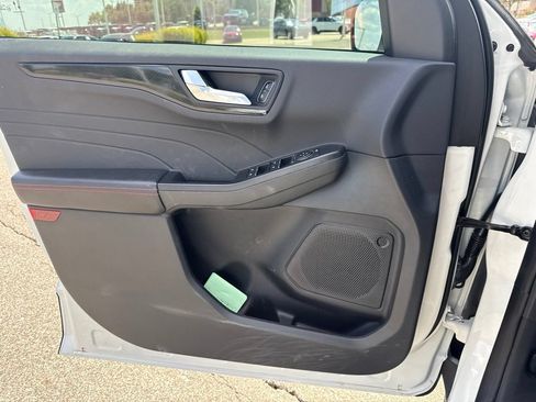 Used 2025 Ford Escape ST-Line Select w/ Tech Pack #1 AWD/4WD image 12