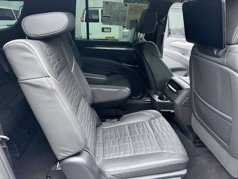 Used 2025 Cadillac Escalade ESV Sport Platinum AWD/4WD image 29
