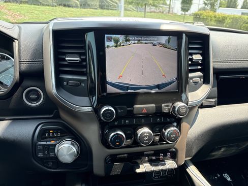 Used 2022 RAM 1500 Laramie AWD/4WD image 29
