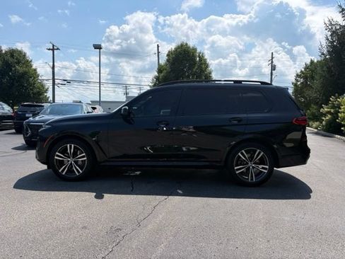 Used 2023 BMW X7 xDrive40i w/ M Sport Package AWD/4WD image 2