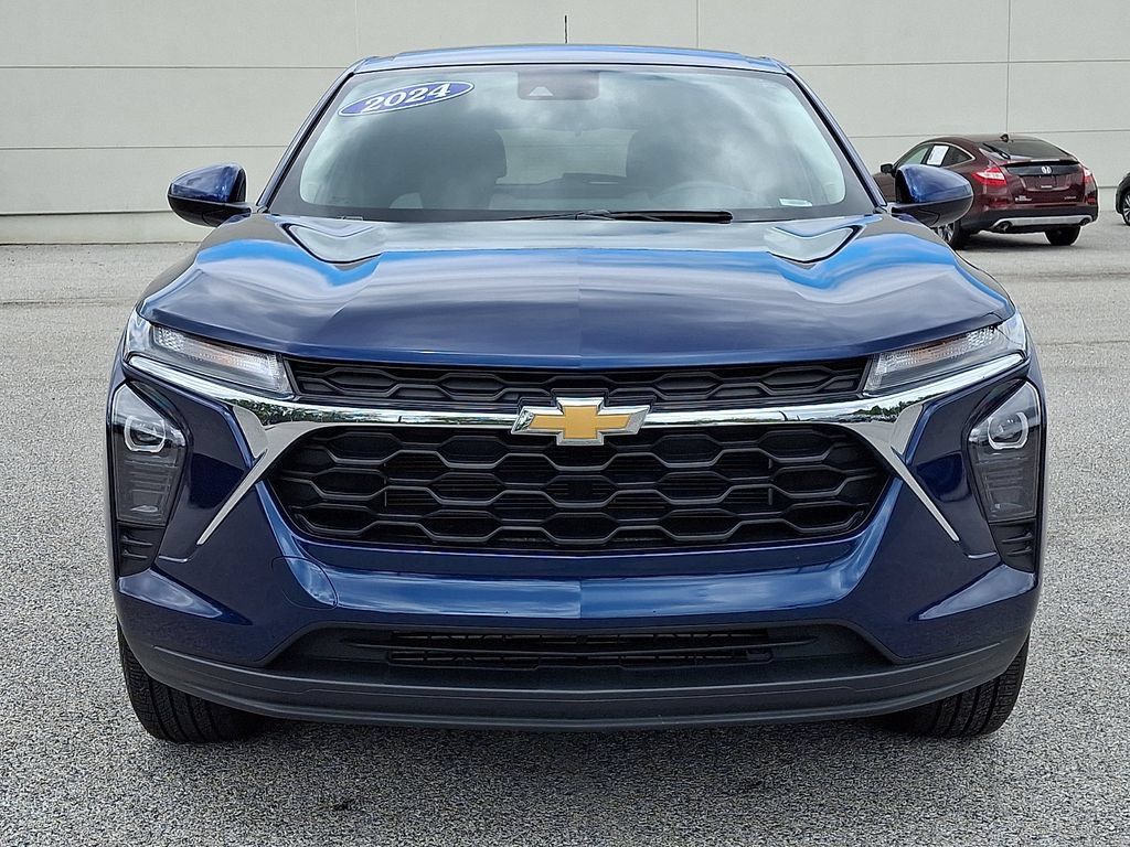 Used 2024 Chevrolet Trax LS w/ LS Convenience Package FWD image 5